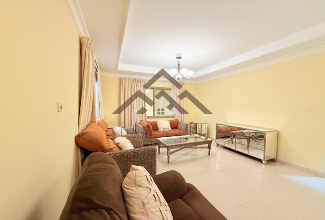 992675 - Property Image 2