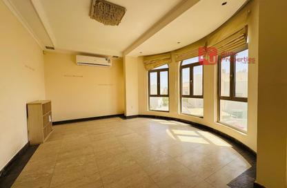 Villa - 4 Bedrooms - 4 Bathrooms for rent in Janabiya - Northern Governorate Villa - 4 Bedrooms - 4 Bathrooms for rent in Janabiya - Northern Governorate