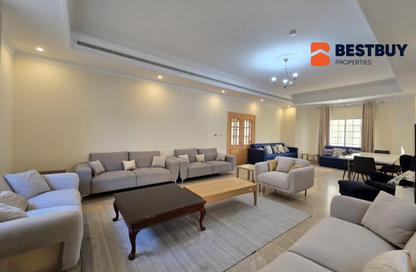 Apartment - 4 Bedrooms - 5 Bathrooms for rent in Al Juffair - Capital Governorate