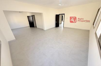 Villa - 3 - 2 for rent in Salmaniya - Manama - Capital Governorate