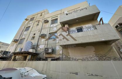 عمارة بالكامل - 8 غرف نوم - 8 حمامات للبيع في المحرق - المحرق