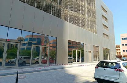 Retail - Studio for rent in Seef - Capital Governorate