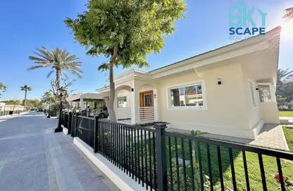 Villa - 3 Bedrooms - 4 Bathrooms for rent in Sanabis - Manama - Capital Governorate