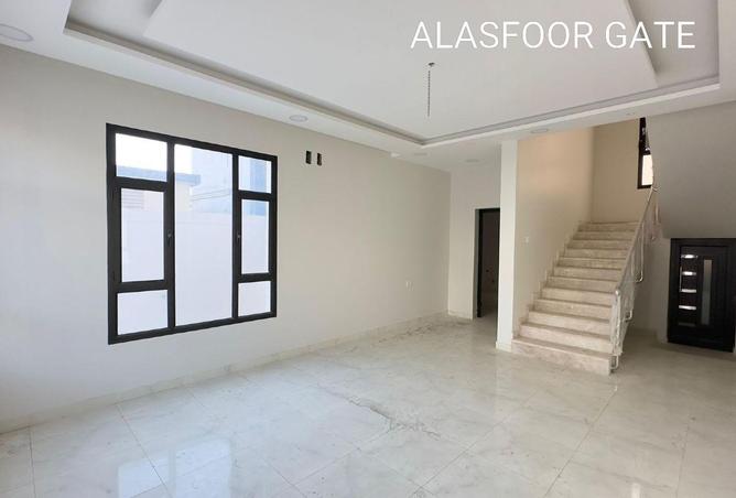 992011 - Property Image 3