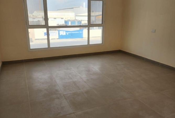 1002692 - Property Image 2