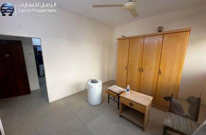 Apartment - 2 Bedrooms - 1 Bathroom for rent in Manama - Capital Governorate Apartment - 2 Bedrooms - 1 Bathroom for rent in Manama - Capital Governorate