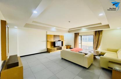 Apartment - 2 Bedrooms - 3 Bathrooms for rent in Al Juffair - Capital Governorate