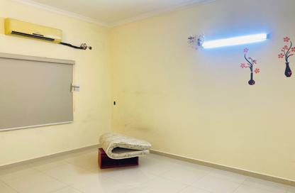 Apartment - 2 Bedrooms - 1 Bathroom for rent in Tubli - Central Governorate