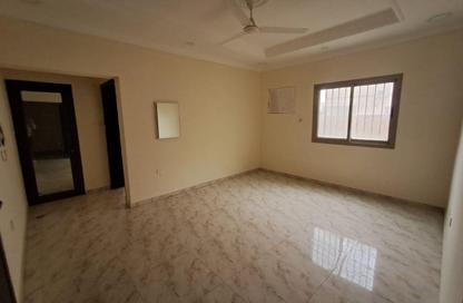 Apartment - 3 Bedrooms - 3 Bathrooms for rent in Tubli - Central Governorate