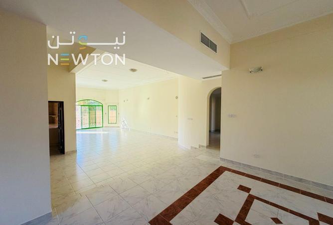 1002870 - Property Image 2