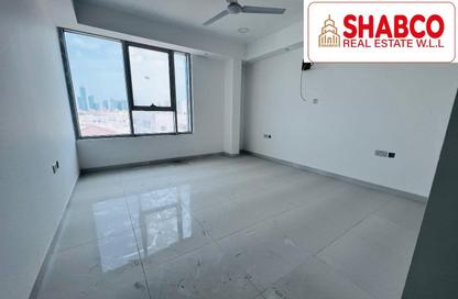 Apartment - 2 Bedrooms - 2 Bathrooms for rent in Salmaniya - Manama - Capital Governorate