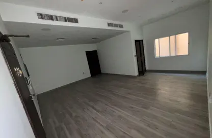 شقة - 3 غرف نوم - 2 حمامات للايجار في السقية - المنامة - محافظة العاصمة