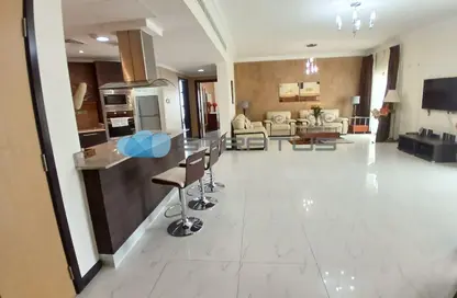 Apartment - 2 Bedrooms - 3 Bathrooms for rent in Al Juffair - Capital Governorate