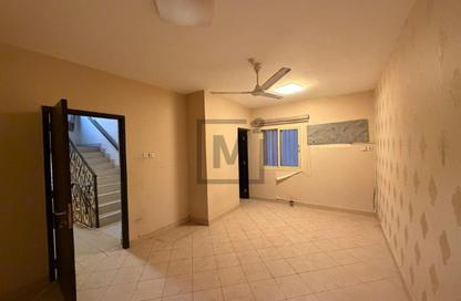 Villa - 5 Bedrooms - 4 Bathrooms for rent in Busaiteen - Muharraq Governorate
