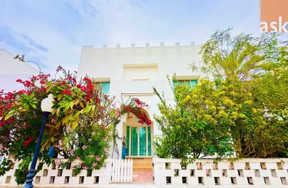 فيلا - 3 غرف نوم - 4 حمامات للايجار في الجنبية - المحافظة الشمالية