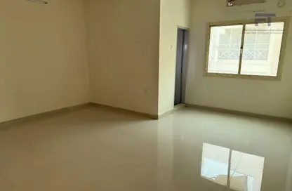 Apartment - 2 Bedrooms - 2 Bathrooms for rent in Salmaniya - Manama - Capital Governorate