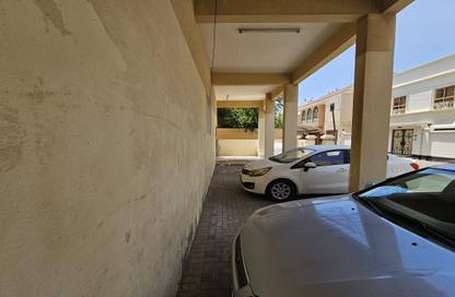 عمارة بالكامل - 4 - 2 للبيع في المحرق - المحرق