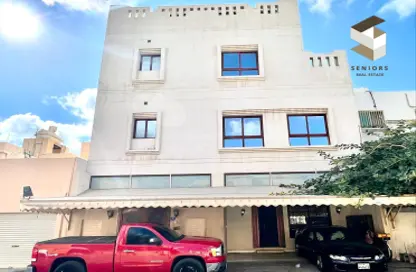 فيلا - 8 غرف نوم - 8 حمامات للبيع في الحد - المحرق