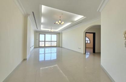 Apartment - 2 - 2 for rent in Manama Sea Front - Manama - Capital Governorate