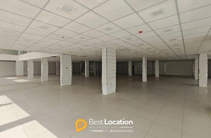 Show Room - Studio - 2 Bathrooms for rent in Sanad - Central Governorate