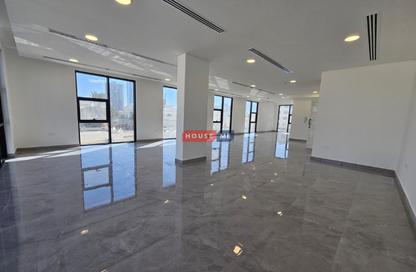 Office Space - 1 Bedroom - 2 Bathrooms for rent in Bu Ashira - Capital Governorate