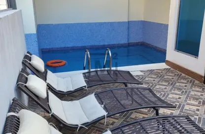 عمارة بالكامل - 8 غرف نوم - 8 حمامات للبيع في الجفير - محافظة العاصمة