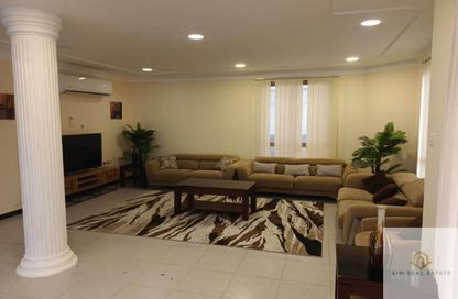 Villa - 6 - 6 for rent in Al Juffair - Capital Governorate