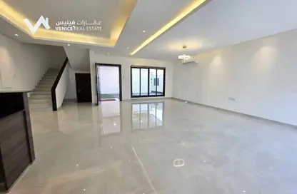 Villa - 3 Bedrooms - 5 Bathrooms for rent in Busaiteen - Muharraq Governorate