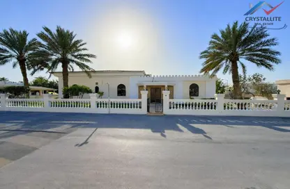 Villa - 4 Bedrooms - 4 Bathrooms for rent in Janabiya - Northern Governorate
