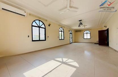 Villa - 4 Bedrooms - 4 Bathrooms for rent in Janabiya - Northern Governorate