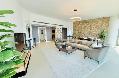 Apartment - 2 Bedrooms - 3 Bathrooms for rent in Sanabis - Manama - Capital Governorate Apartment - 2 Bedrooms - 3 Bathrooms for rent in Sanabis - Manama - Capital Governorate