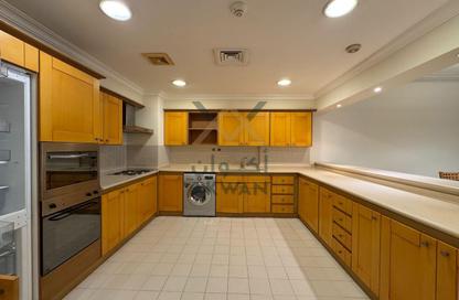 Apartment - 3 Bedrooms - 3 Bathrooms for rent in Al Juffair - Capital Governorate