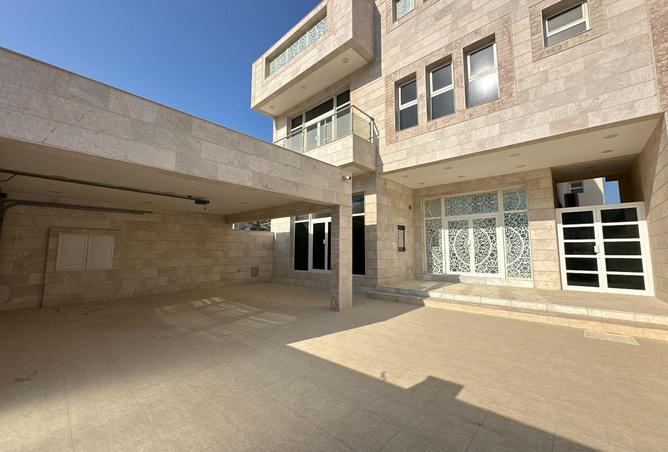 53033372 - Property Image 3