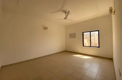 Apartment - 3 Bedrooms - 3 Bathrooms for rent in Tubli - Central Governorate