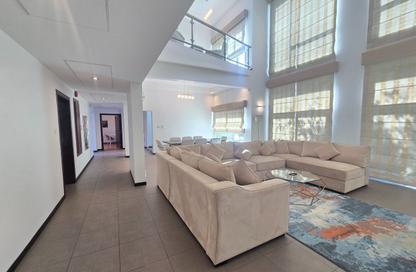 Villa - 4 Bedrooms - 5 Bathrooms for rent in Janabiya - Northern Governorate Villa - 4 Bedrooms - 5 Bathrooms for rent in Janabiya - Northern Governorate