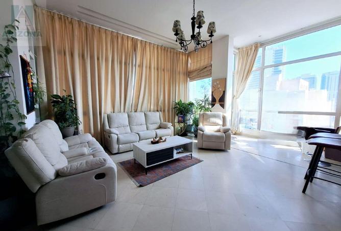 978437 - Property Image 2