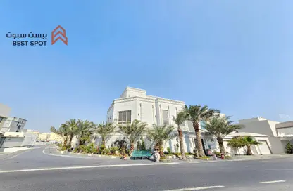 فيلا - 5 غرف نوم - 6 حمامات للبيع في توبلي - المحافظة الوسطى