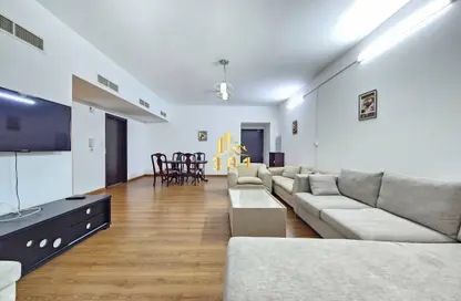 Apartment - 2 Bedrooms - 2 Bathrooms for rent in Al Juffair - Capital Governorate