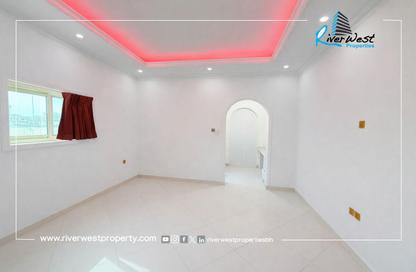 عمارة بالكامل - 8 غرف نوم - 8 حمامات للبيع في الحد - المحرق