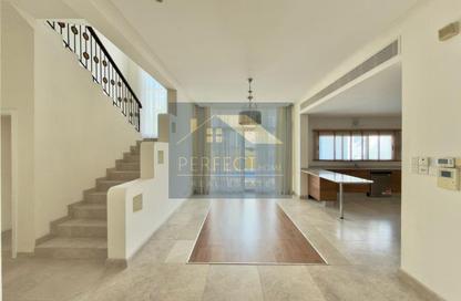 Villa - 4 Bedrooms - 5 Bathrooms for rent in Saar - Northern Governorate
