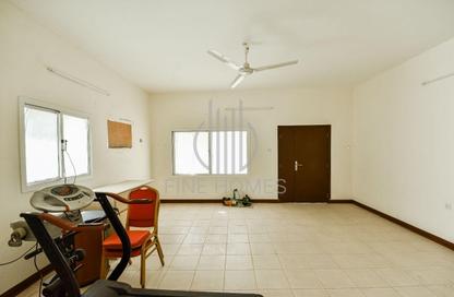 Villa - 3 Bedrooms - 3 Bathrooms for rent in Manama - Capital Governorate