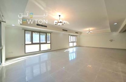 Villa - 4 Bedrooms - 5 Bathrooms for rent in Janabiya - Northern Governorate