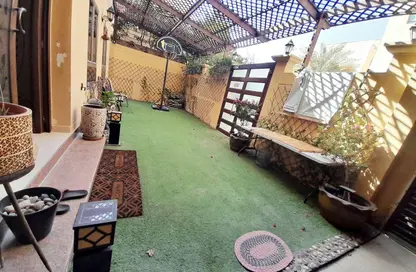 شقة - 6 غرف نوم - 5 حمامات للايجار في الجنبية - المحافظة الشمالية