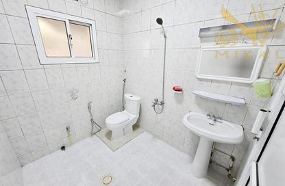 Apartment - 2 Bedrooms - 2 Bathrooms for rent in Jidhafs - Northern Governorate