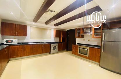 Apartment - 2 Bedrooms - 3 Bathrooms for rent in Segaya - Manama - Capital Governorate Apartment - 2 Bedrooms - 3 Bathrooms for rent in Segaya - Manama - Capital Governorate