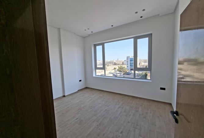 992223 - Property Image 3