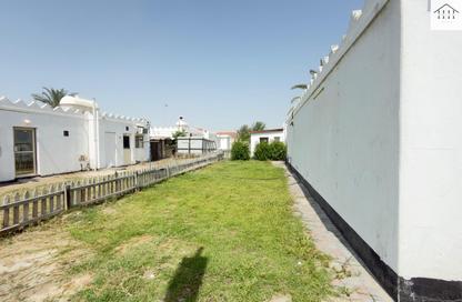 Compound - 3 Bedrooms - 4 Bathrooms for rent in Al Jasra - Northern Governorate