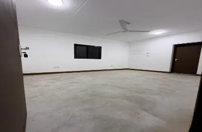 Apartment - 3 Bedrooms - 3 Bathrooms for sale in Um Al Hasam - Manama - Capital Governorate