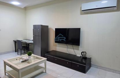 Apartment - 1 - 1 for rent in Seef - Capital Governorate