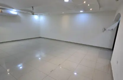 Apartment - 2 Bedrooms - 2 Bathrooms for rent in Hidd - Muharraq Governorate